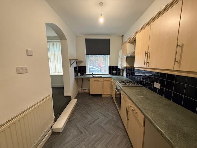 Kitchen 2.jpg