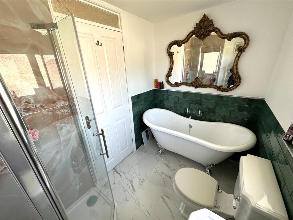 Sublime Modern Bathroom 849