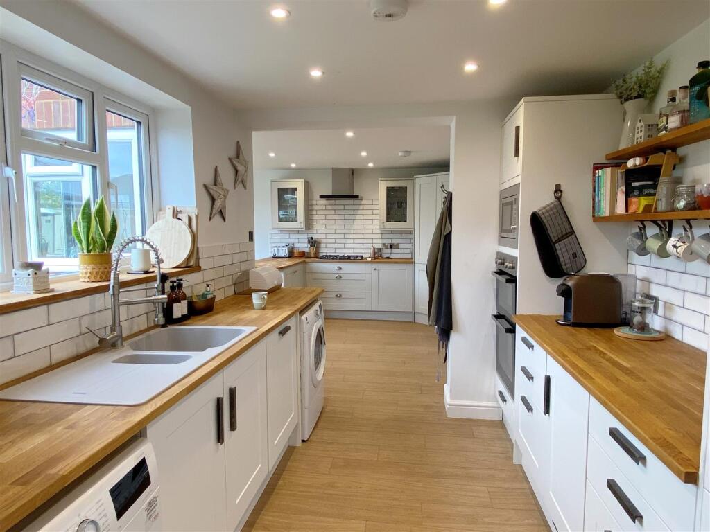 Kitch - Break 1.jpeg