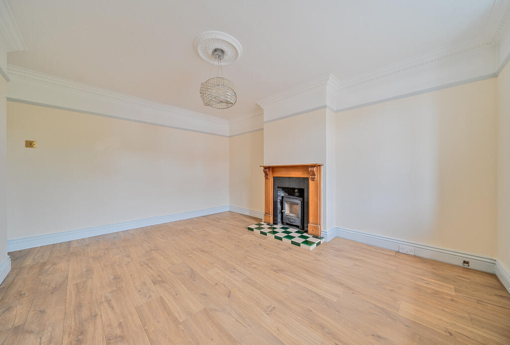 1304516-5-6846f92...