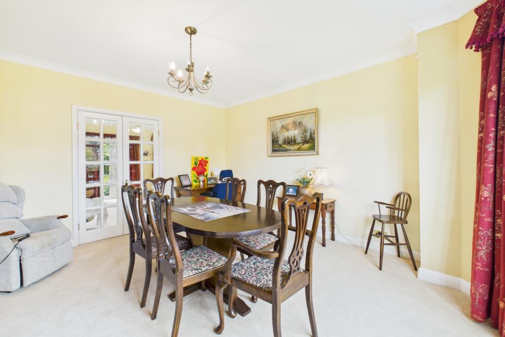 CAM03162G0-PR0352-STILL005