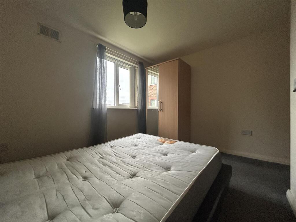 1st Bedroom (2).jpeg