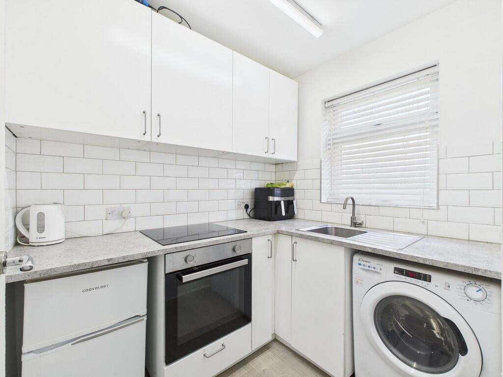 CAM04018G0-PR0208...