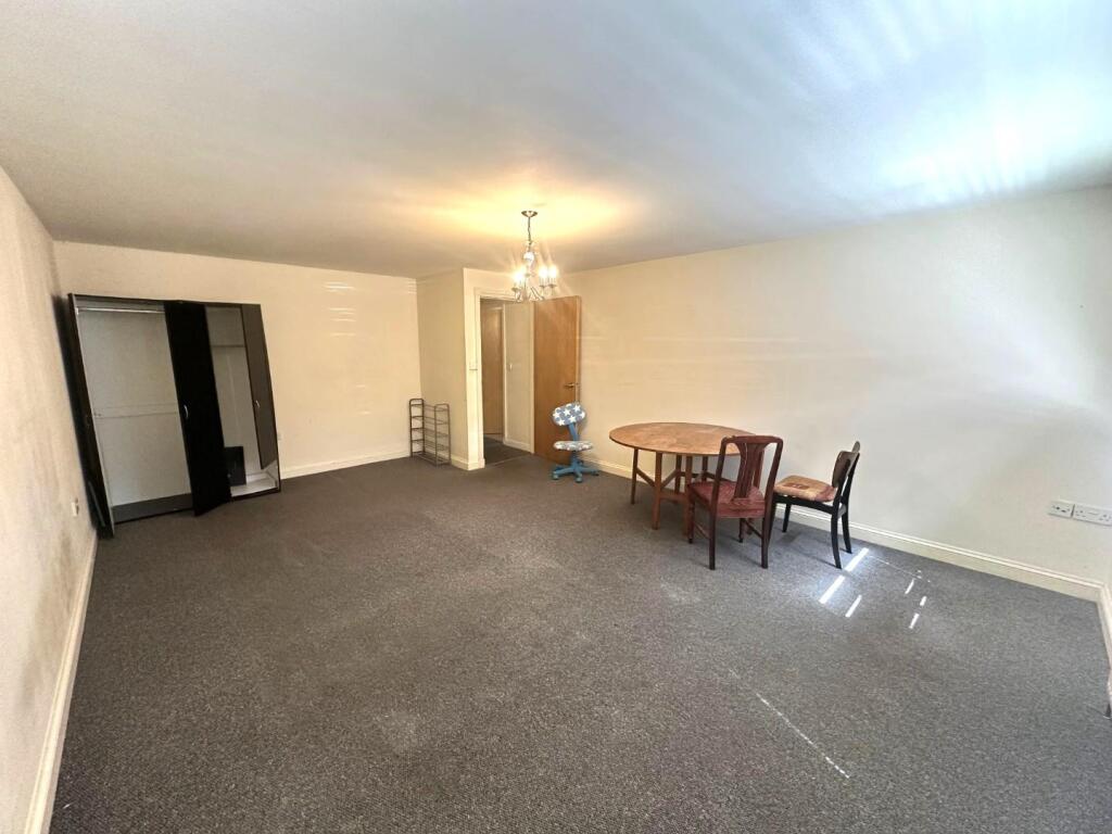4 park mews living room 2.jpeg