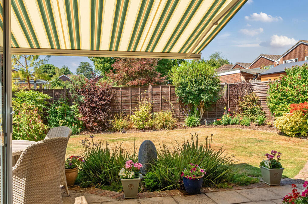 1321492-9-686e5ef...