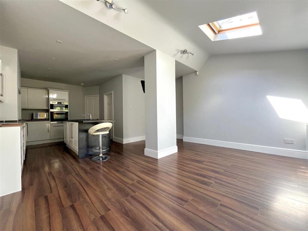 Live In Dining Kitchen