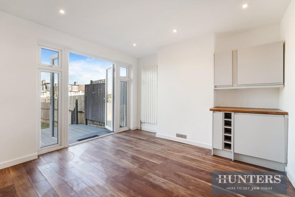 SHALDON DRIVE (4).jpg