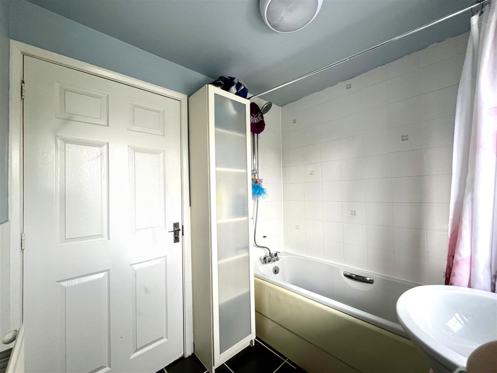 Bathroom Aspect 2