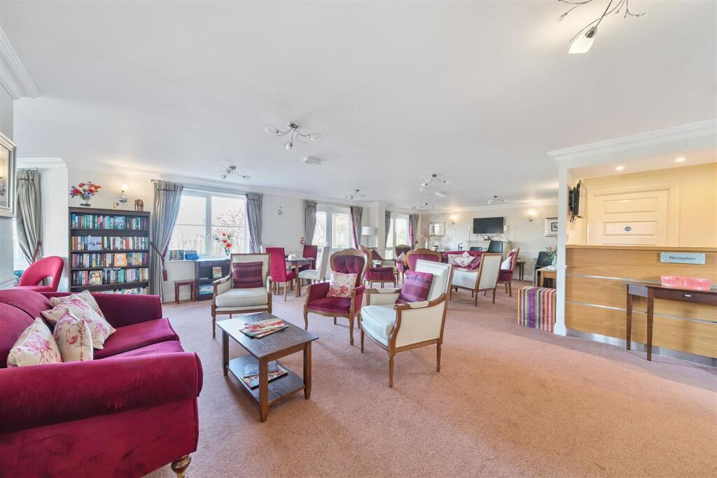Owners Lounge.jpg