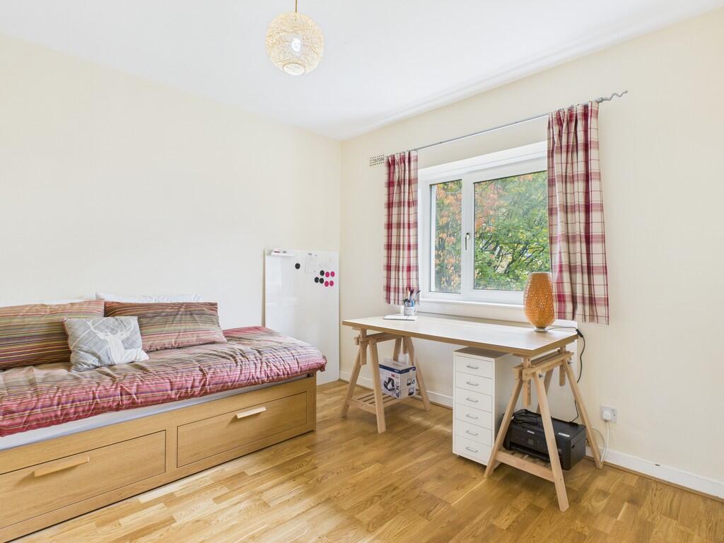 CAM05526G0-PR0054...