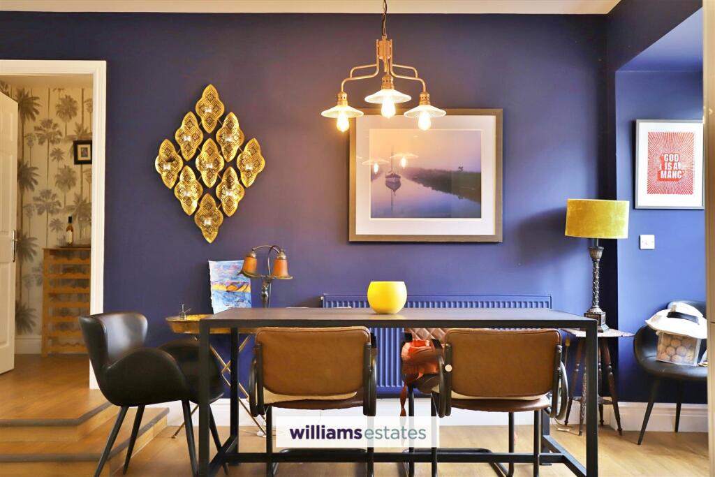 Lounge/Dining/Kitchen