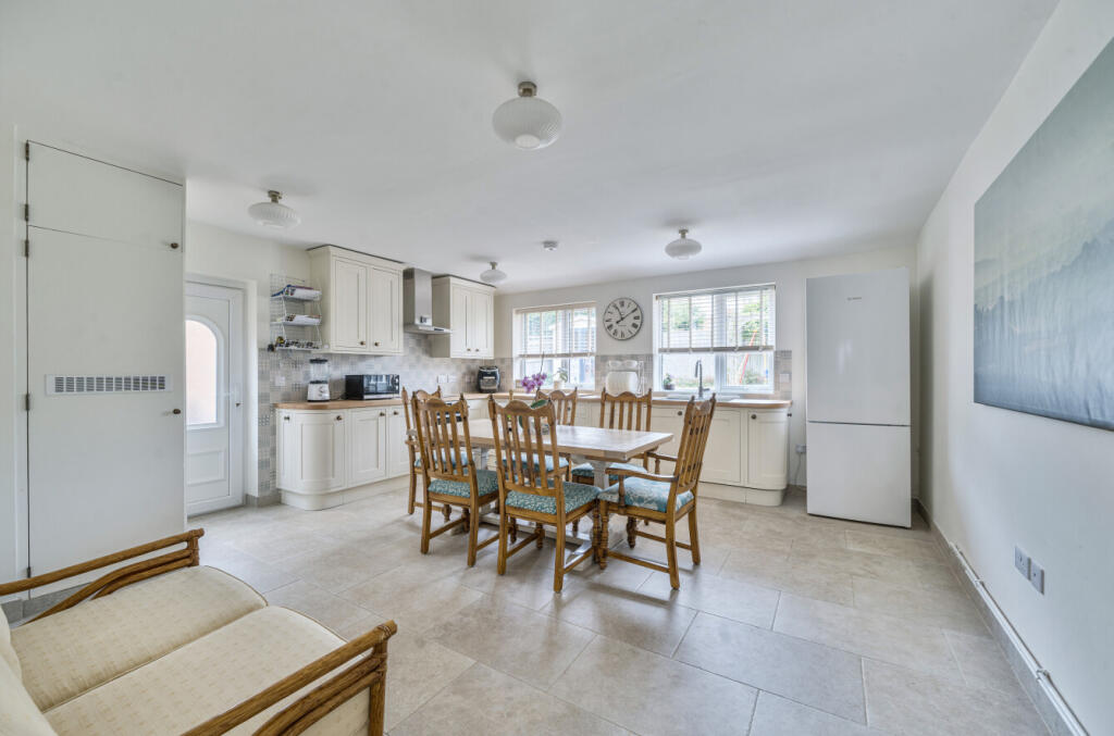 1315474-1-685e7f0...