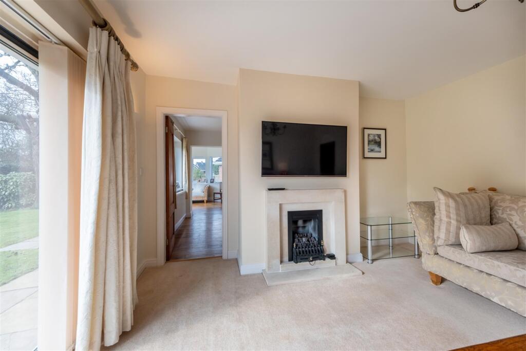 15 Pentre Close-018.jpg