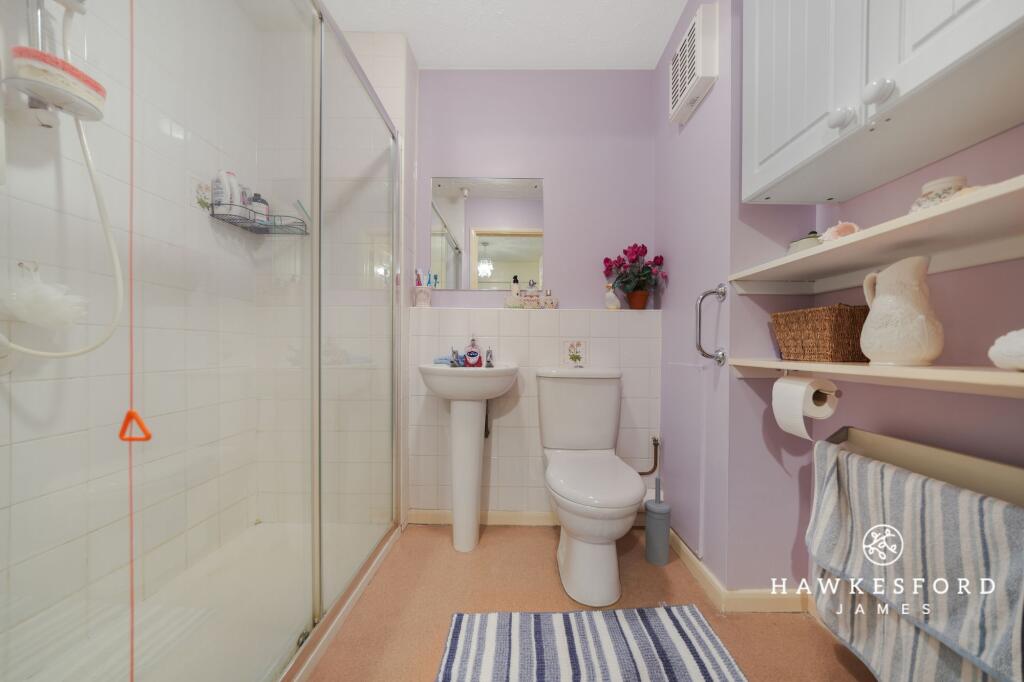 Barkers Court, Sittingbourne - Shower room