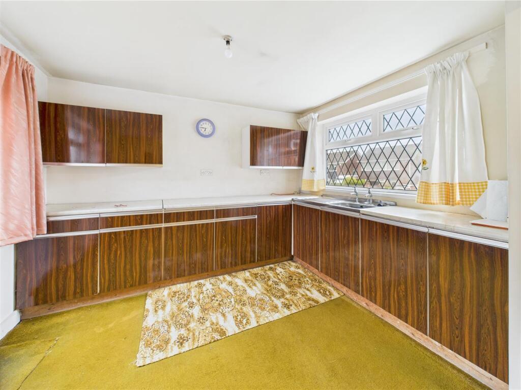 EXTENDED DINING KITCHEN