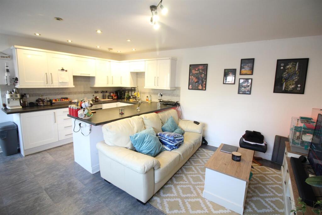 Kitchen/Diner/Living