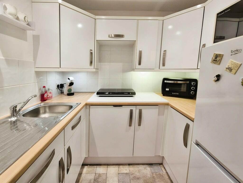 d51e9afa-10000185...