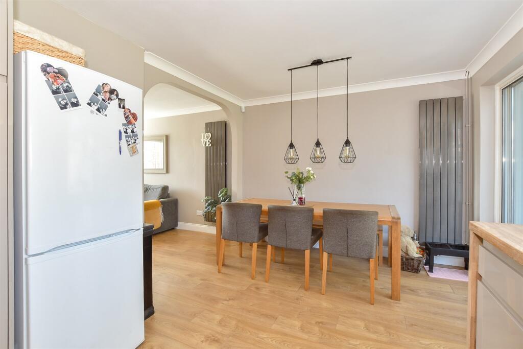 Kitchen/Dining Area