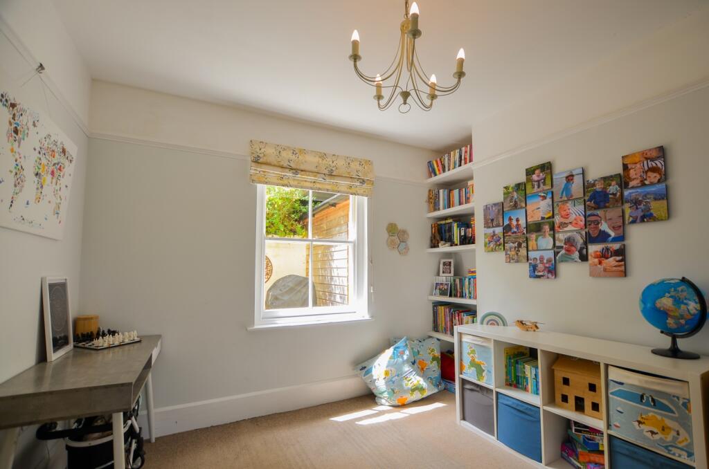 To Book A Viewing Call TPS Lostwithiel on 01208 87