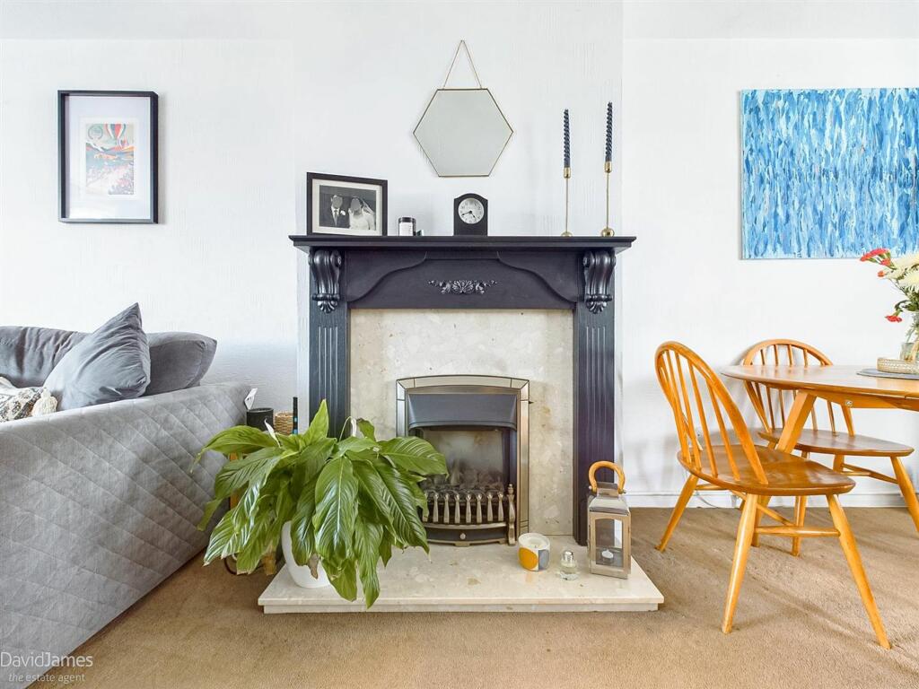 Lounge / Dining Room