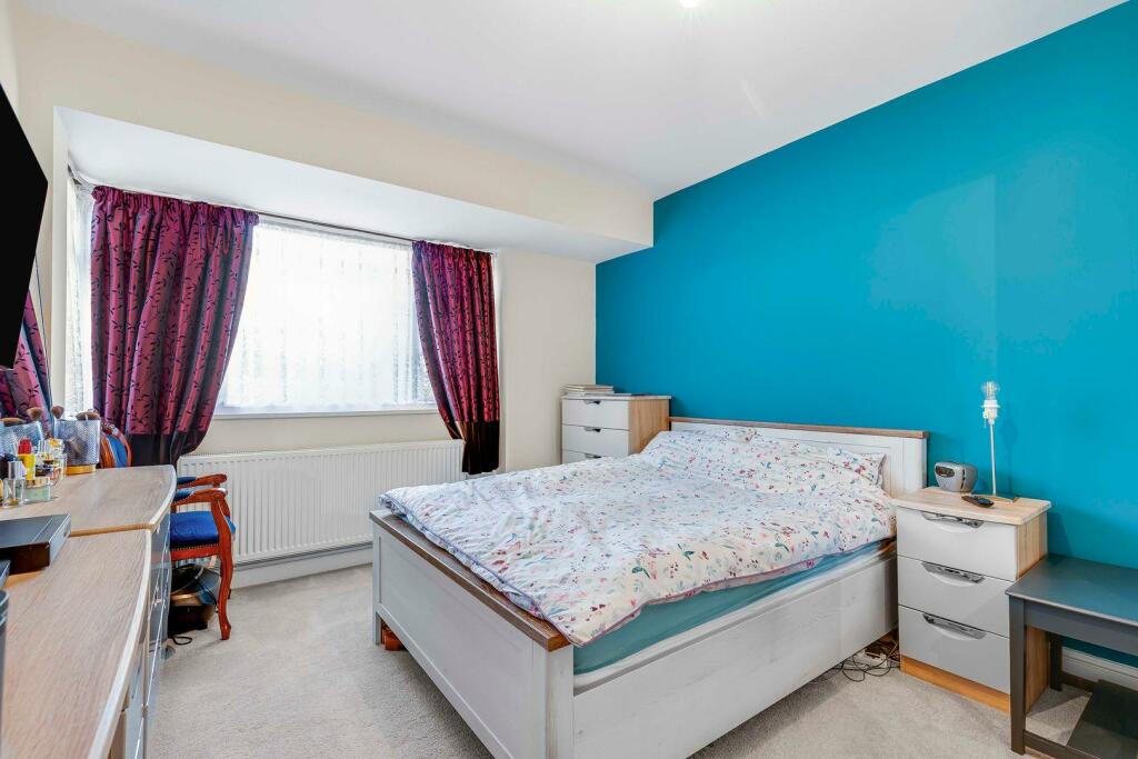 S-260_Feltham_Hill_Road_TW15_1LN-22.JPG