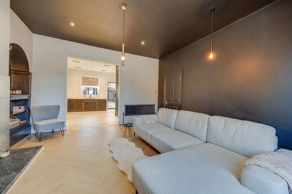 KITCHEN, DINER AND LIVING ROOM