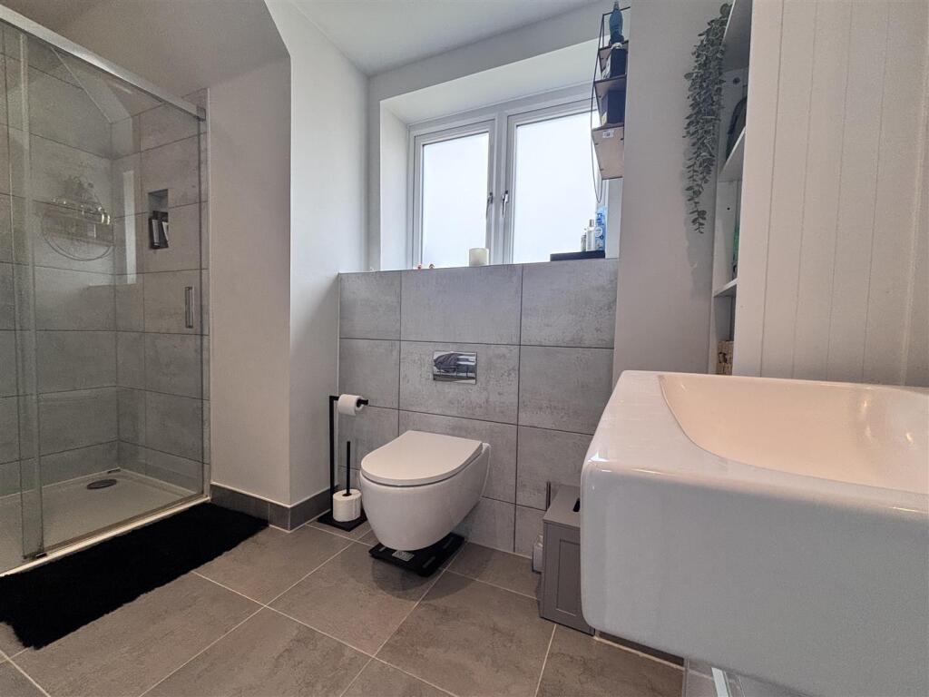 Bensons ensuite.jpg