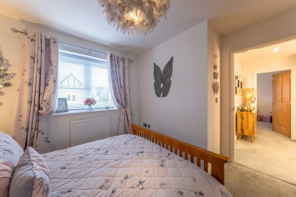 2 Bluebell Close-030.jpg