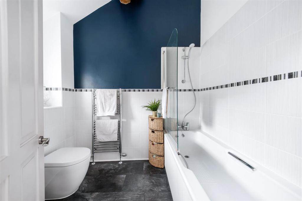 HOUSE BATHROOM