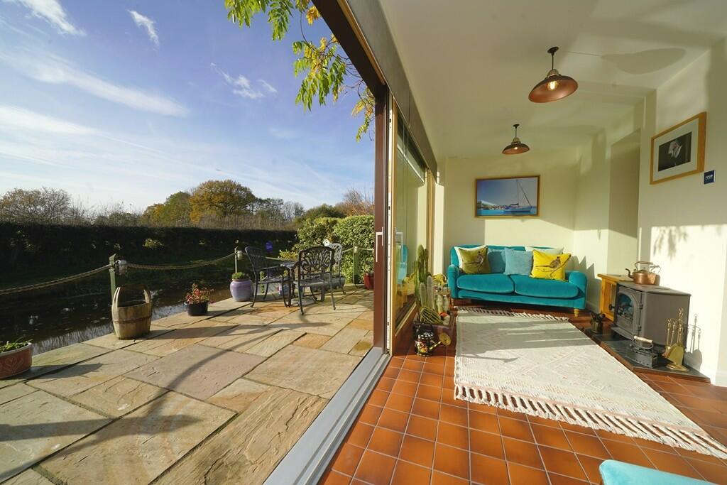 Family room/Livin...