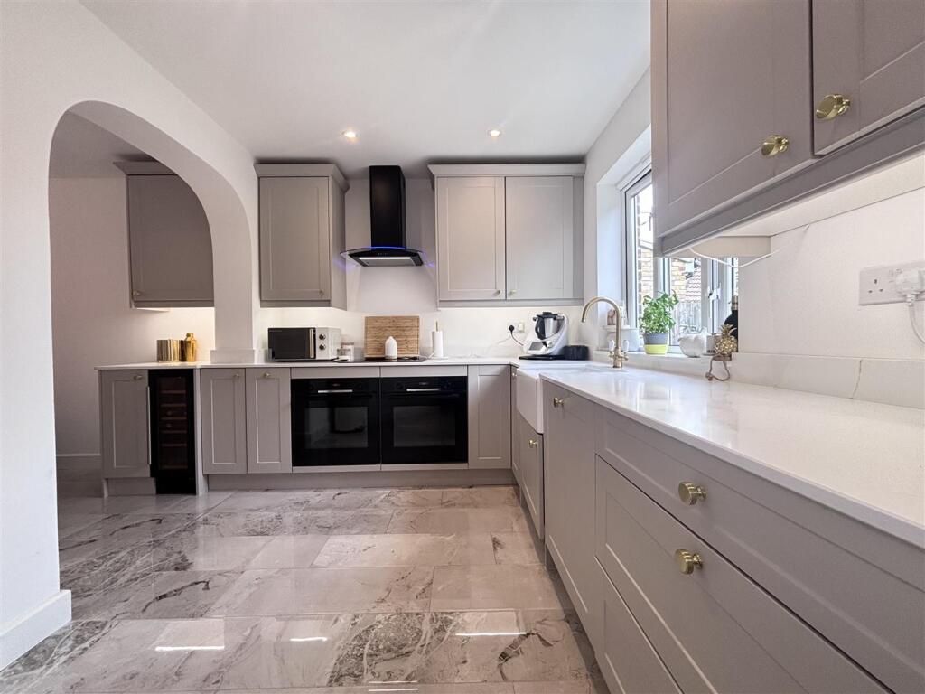 kitchen1.jpg