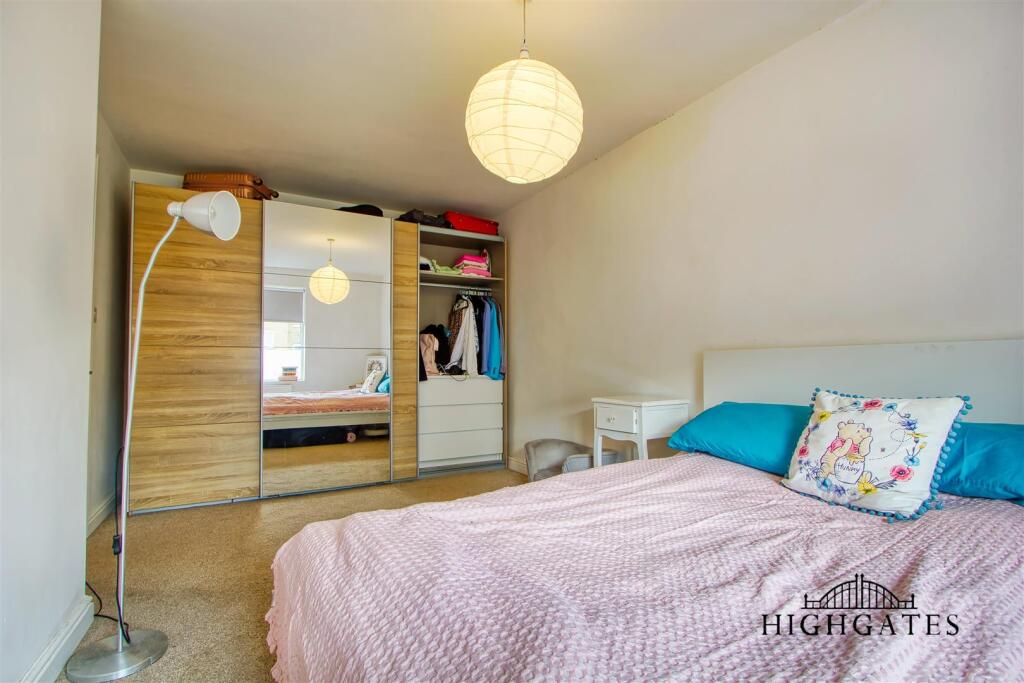 Bedroom 1.2.jpg