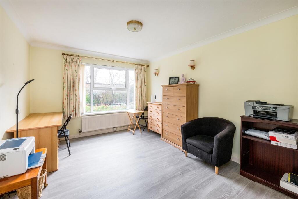 Flat 2, Corvill Court, Worthing -8.jpg