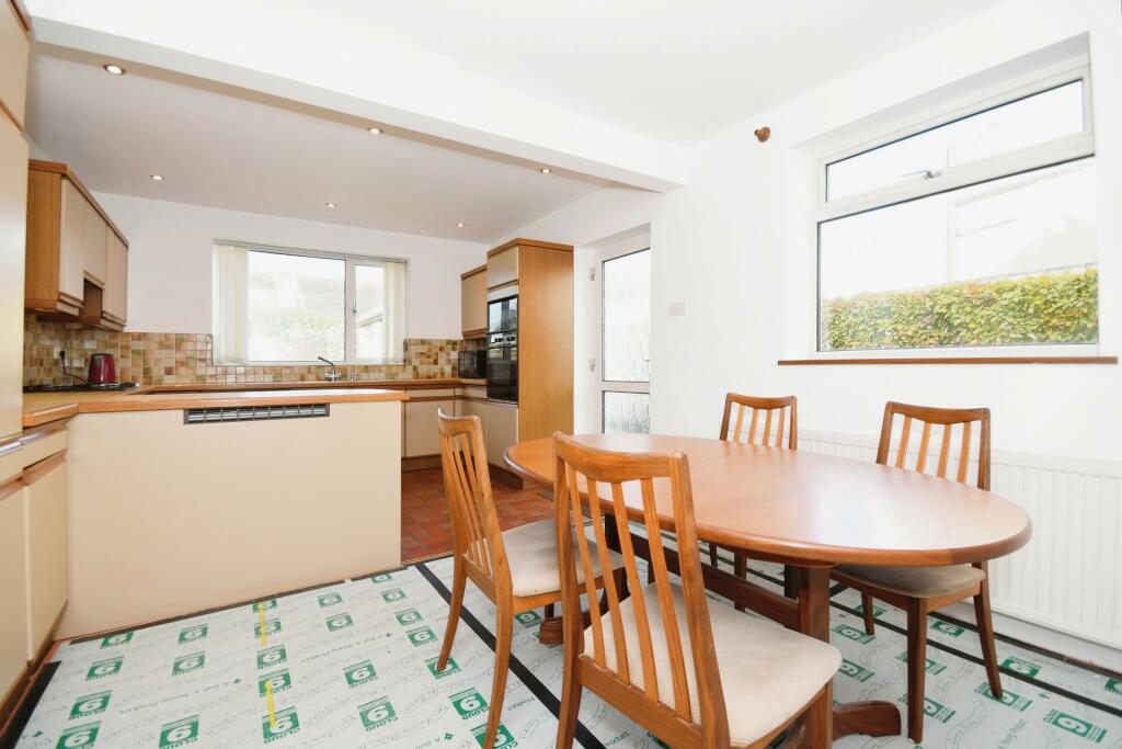 Diner/Kitchen