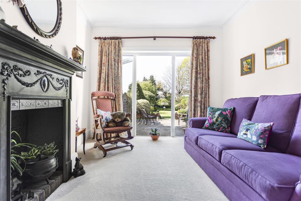 Reeption 2 Stanwell Road.JPG