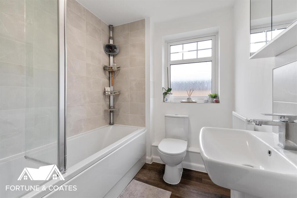 Kingfisher Way_005.jpg