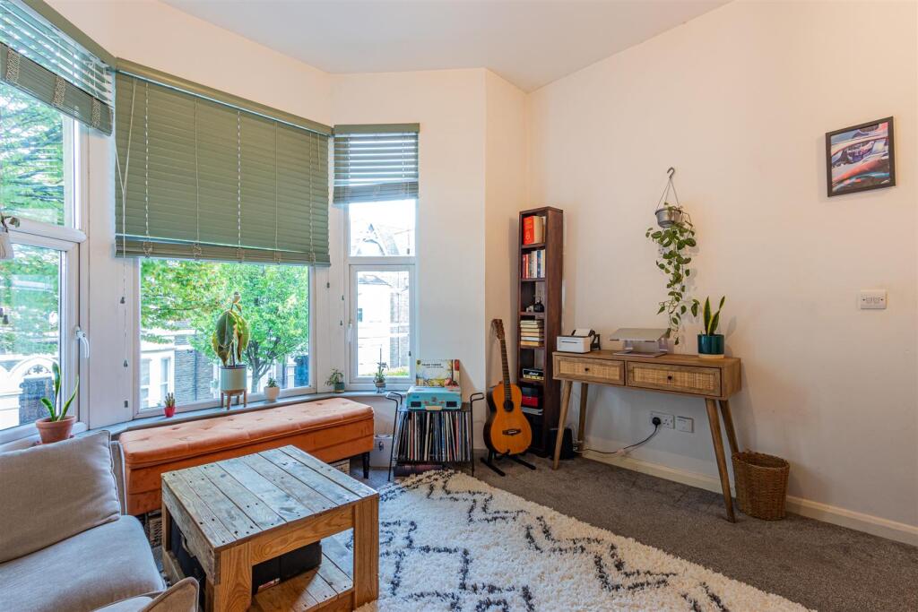 Connaught Road 6 GFF-4.jpg