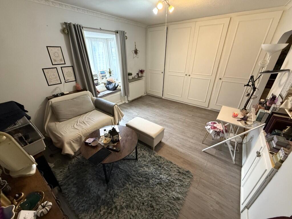 STUDIO ROOM (B)