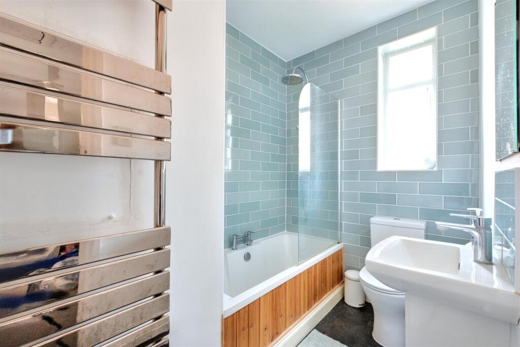Bathroom_1.jpeg