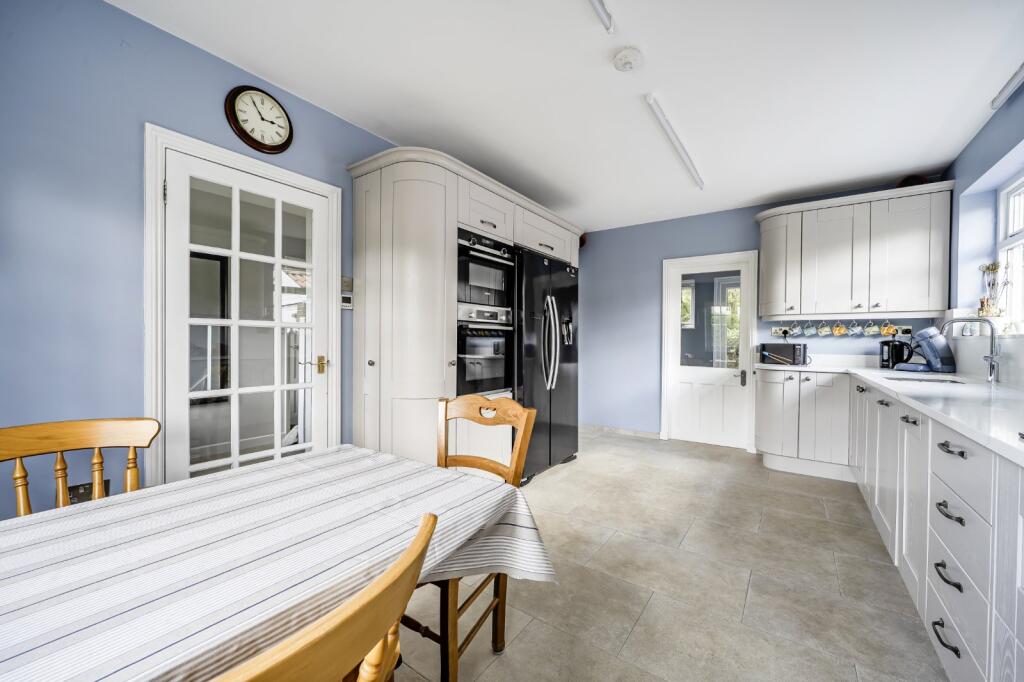 Kitchen/Breakfast Rm