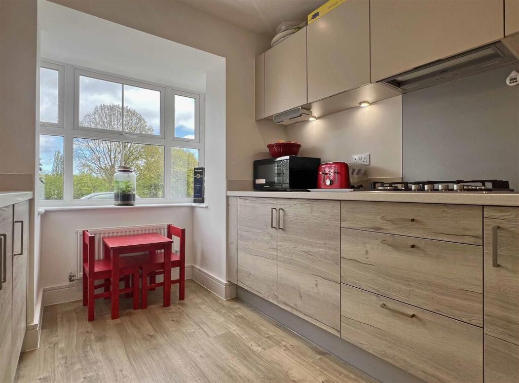 Kitchen d.jpg
