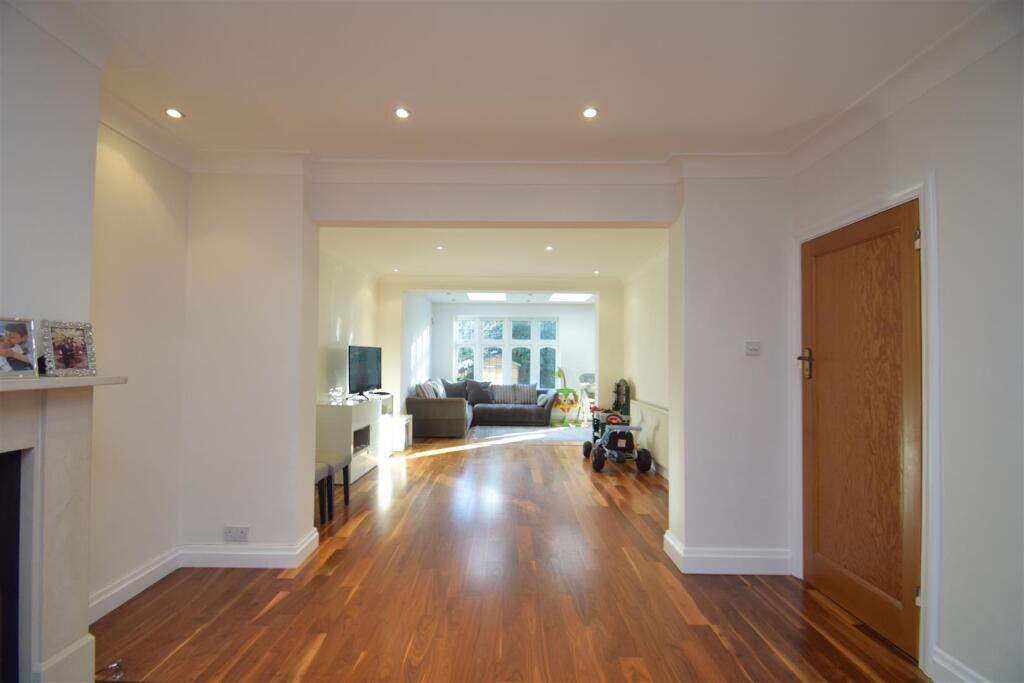 Through Lounge