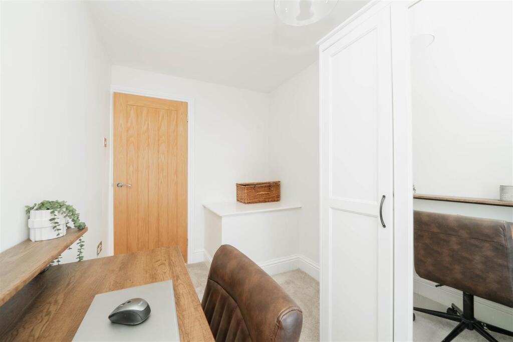 Bedroom3-3.jpg