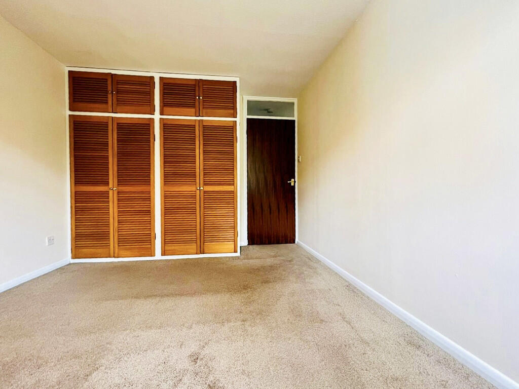 Bedroom 1 photo 2...