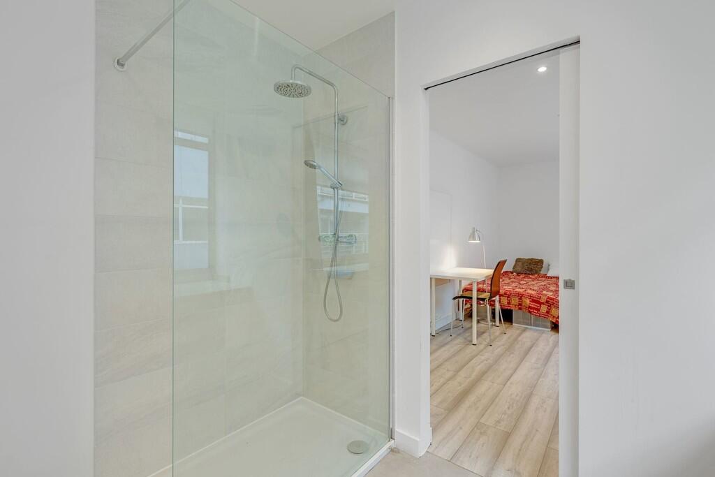 06-e9450D2A5386-m...