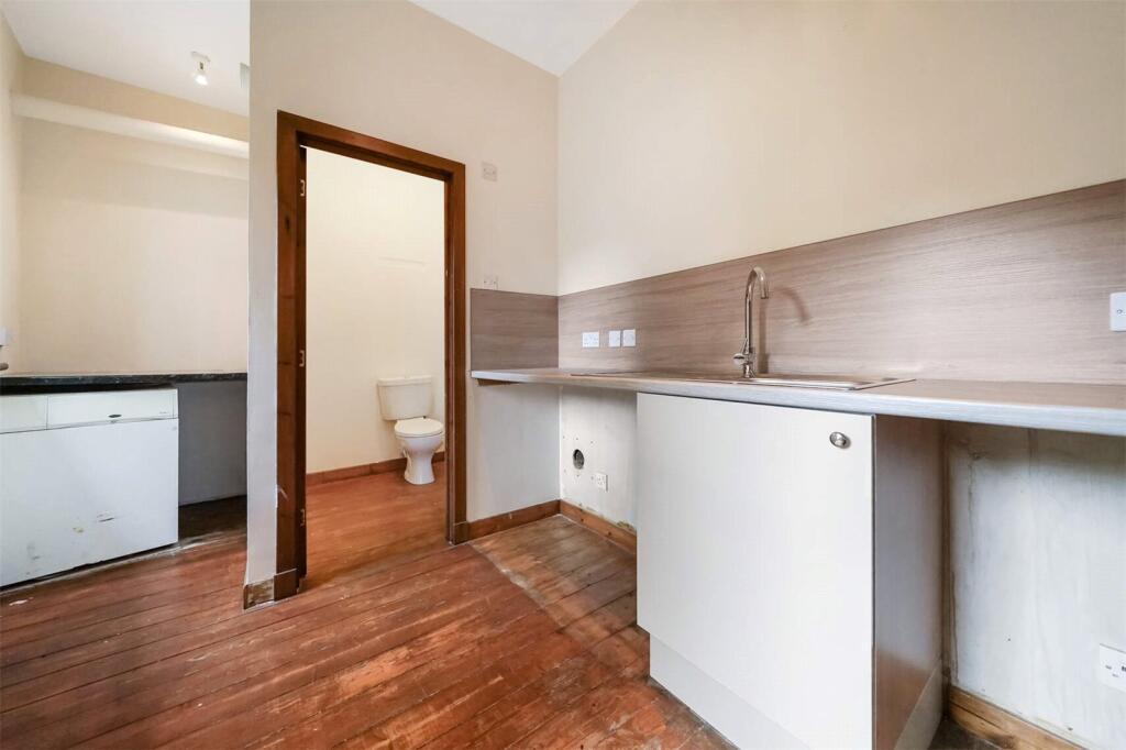 Utility Room/Wc