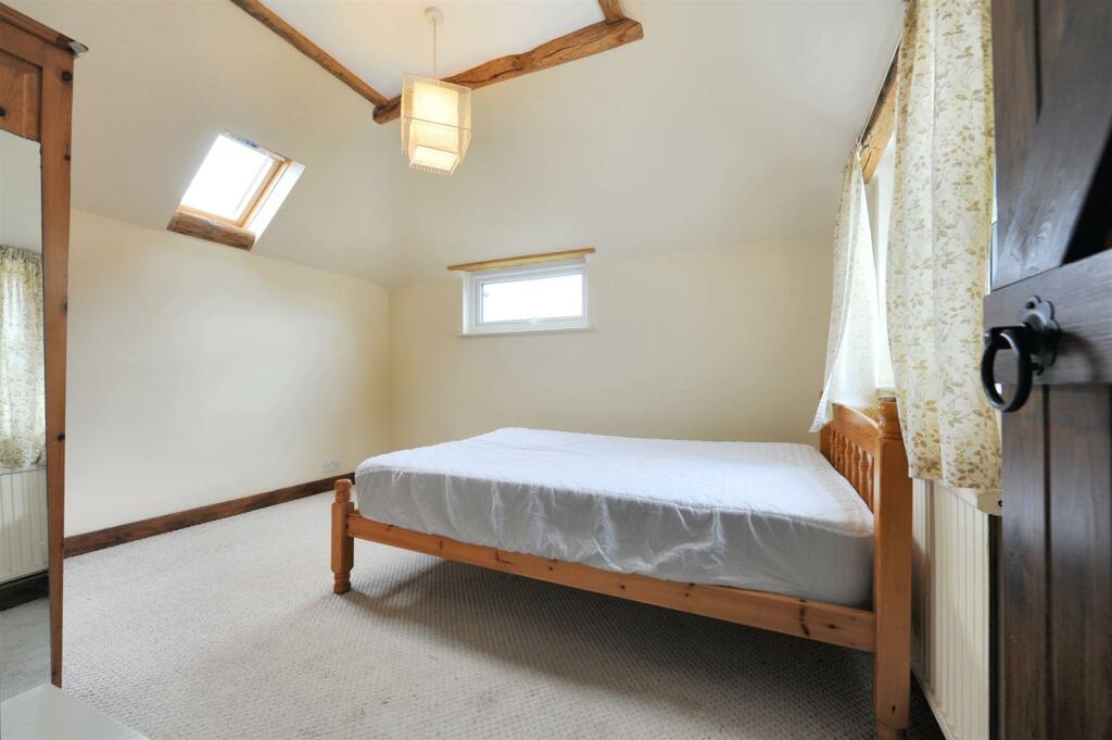 Bedroom 2.JPG