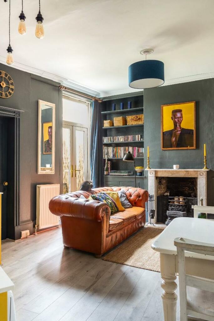 Portrait crops for social media-2.jpg