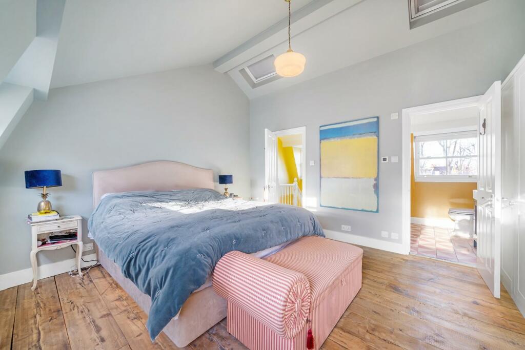 Bedroom Top (3).jpg