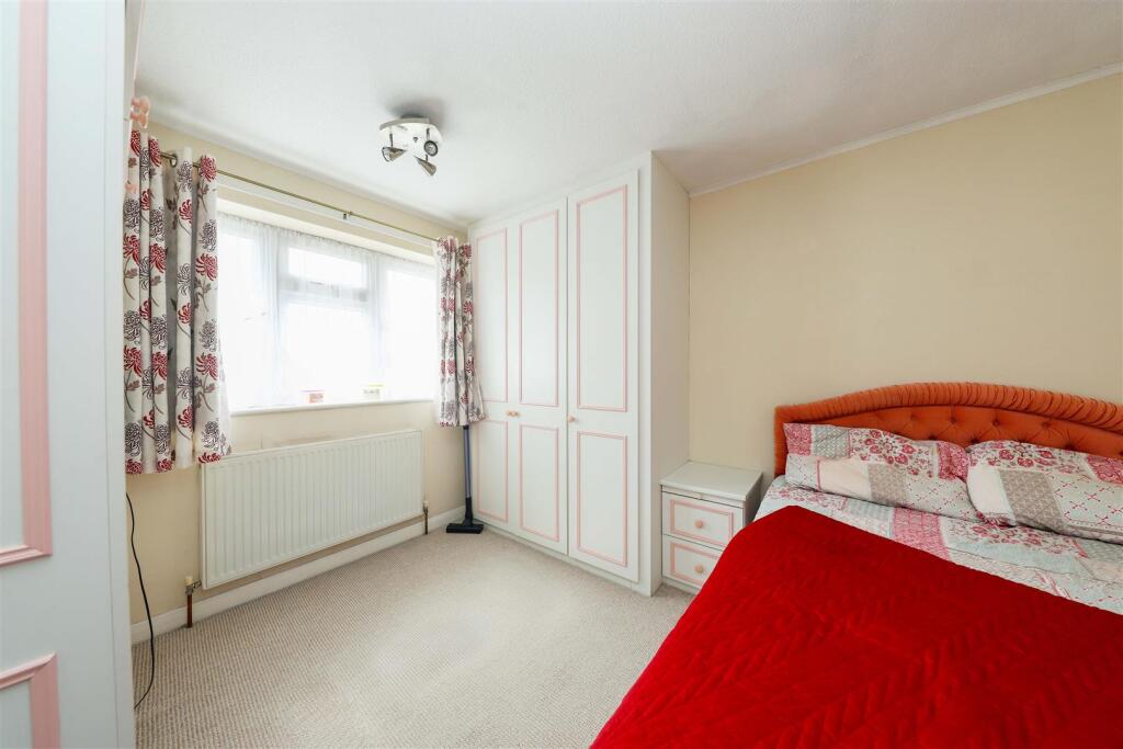 43 Stowe Crescent (11) copy.jpg